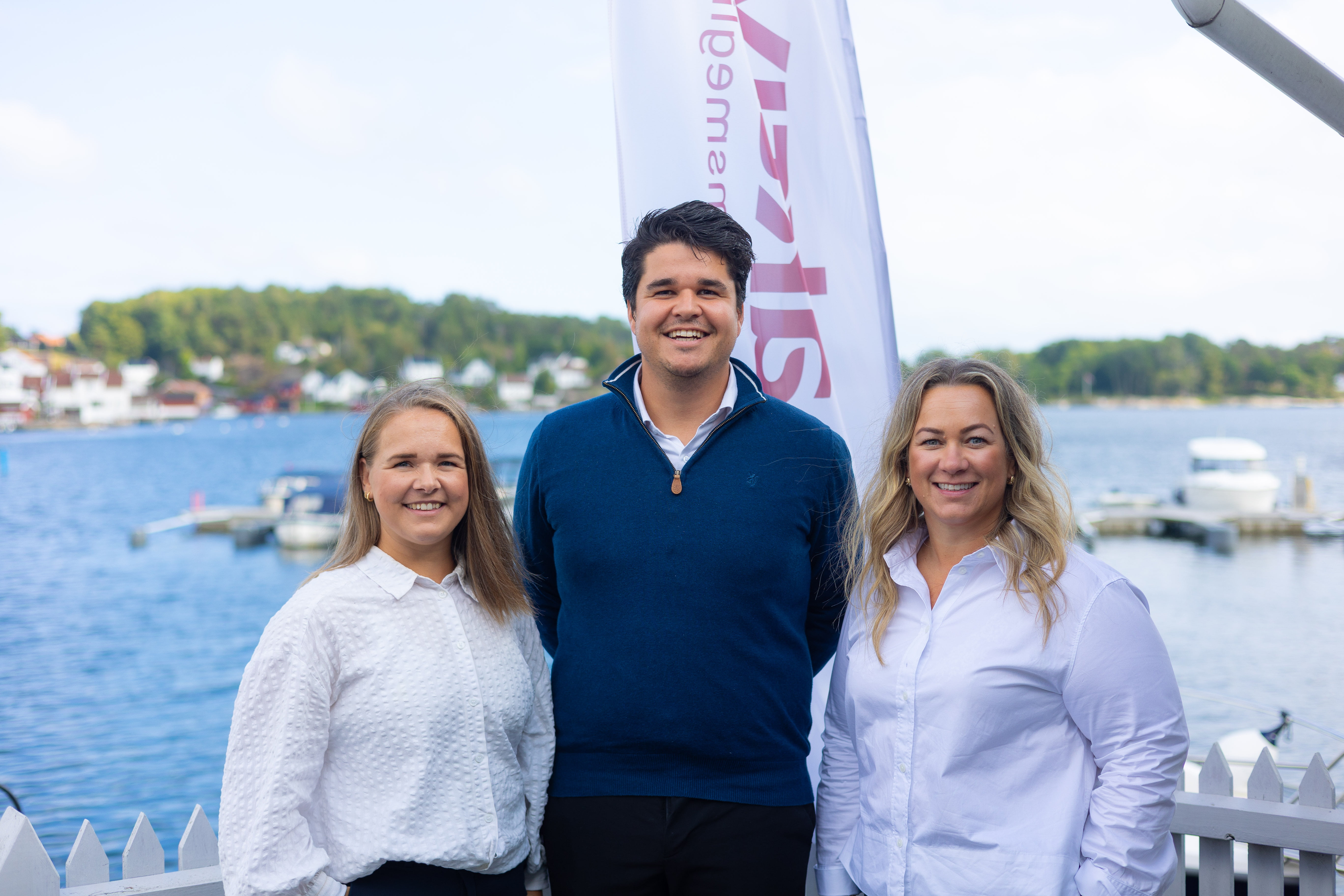 Rådgiver fra Agder Sparebank sammen med Ørjan Mathisen og Martine Strand fra Aktiv Eiendom